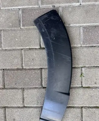 Front bumper splitter molding
