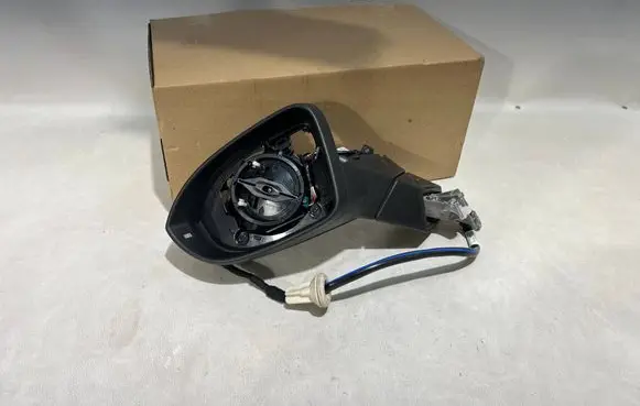 Volkswagen Golf VIII Front door electric wing mirror 5H1857501