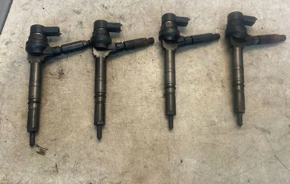 Opel Astra J Fuel injectors set 0445110174