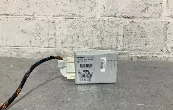 BMW 7 F01 F02 F03 F04 Suspension control unit/module 6798936