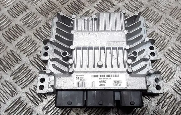 Ford Kuga I Engine control unit/module 8v4112a650ad