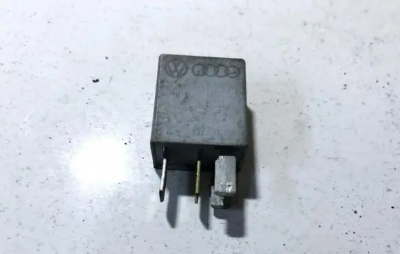 Volkswagen Golf V Other relay 1k0951253 0332011100