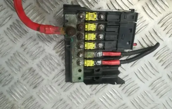 Ford Fiesta Fuse box set 2S6T14A073BA 1394252