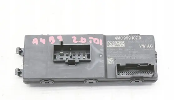 Audi A6 S6 C8 4K Tailgate/trunk control unit/module 4M0959107D