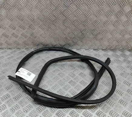 Toyota GT 86 Rubber seal front door (on door) SU00301637
