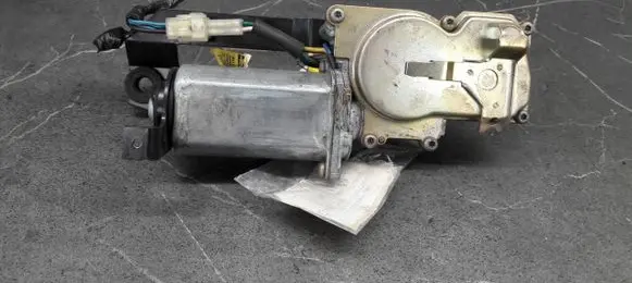 Opel Frontera A Rear window wiper motor 22107062