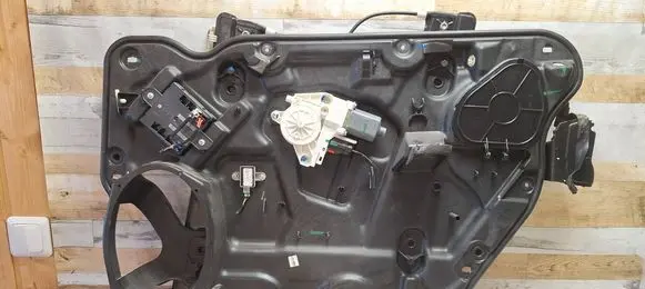 Dodge Journey Front door window regulator with motor 961930 961930102 A2048210651