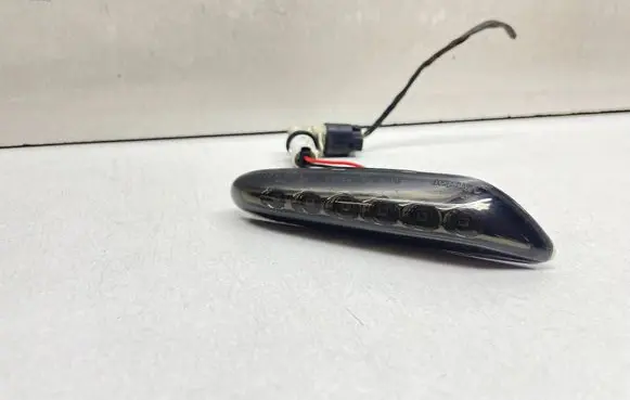 BMW 3 E90 E91 Front fender indicator light
