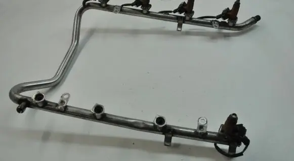 Mercedes-Benz S W220 Fuel main line pipe