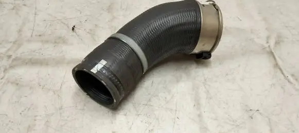 Volvo XC90 Intercooler hose/pipe 31686561