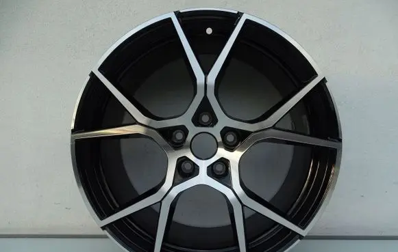 Renault Megane IV R19 alloy rim 403000475R