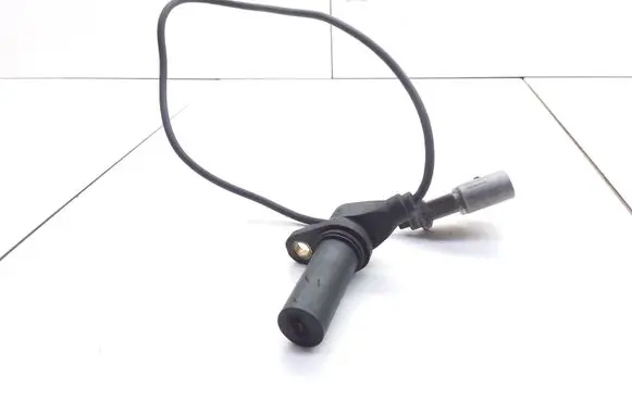 Volkswagen Golf IV Crankshaft position sensor 038907319D