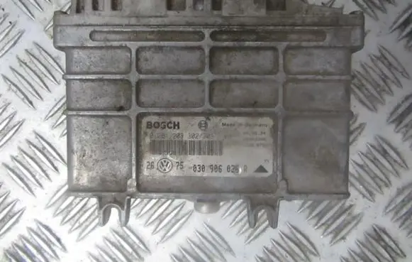 Volkswagen Golf III Engine control unit/module 030906026r