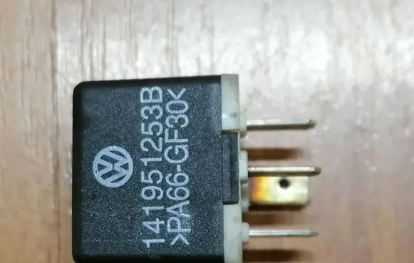 Volkswagen Touareg I Other relay 141951253B