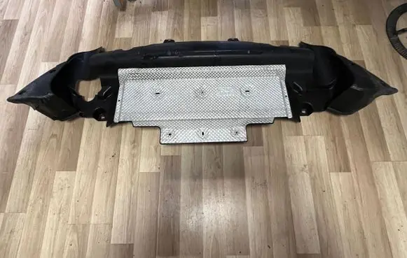 Front bumper lip