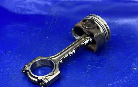 Hyundai i30 Piston with connecting rod 1709191Q DSFM G4UO