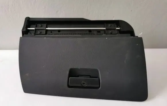 BMW 3 E90 E91 Glove box