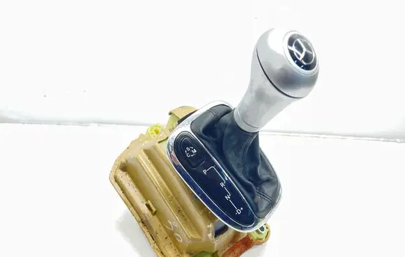 Mercedes-Benz CLC CL203 Gear shifter/selector A2032670327