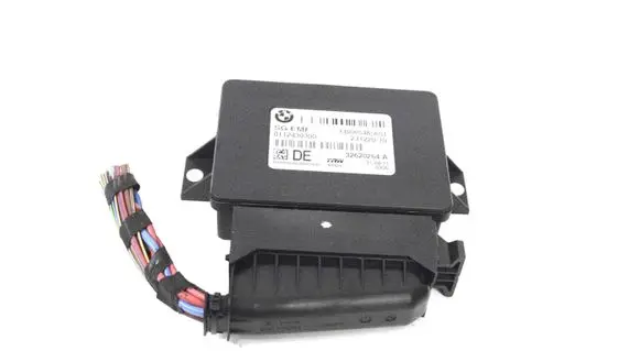 BMW 5 F10 F11 Rear brake EMF control unit/module 6854856