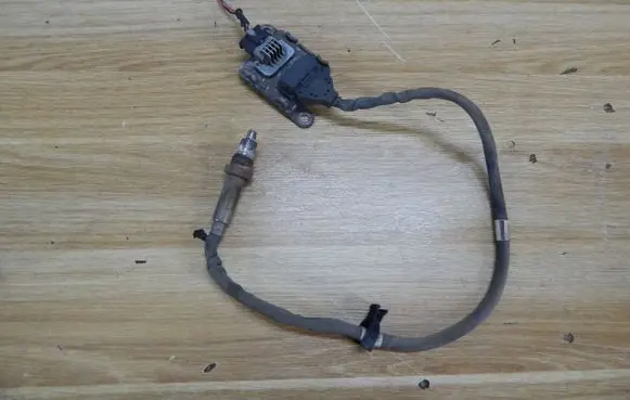 Renault Master III Lambda probe sensor 227903557R 5WK97377 A2C93254400