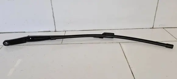 Volkswagen Tiguan Front wiper blade arm 5N1955409