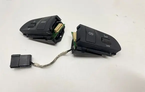 Audi A6 S6 C6 4F Steering wheel buttons/switches 4F0951527A 61676391