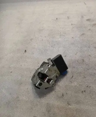 BMW 5 E34 Rear door lock 406207