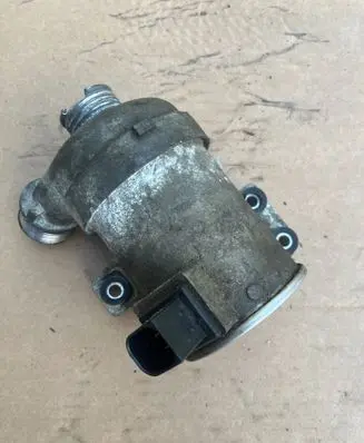 BMW 3 F30 F35 F31 Water pump 7604027
