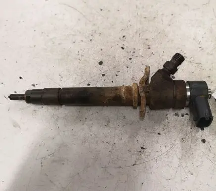Fuel injector