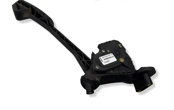 Volvo V70 Accelerator throttle pedal 30683514