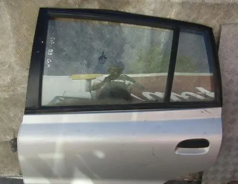 KIA Rio Rear door