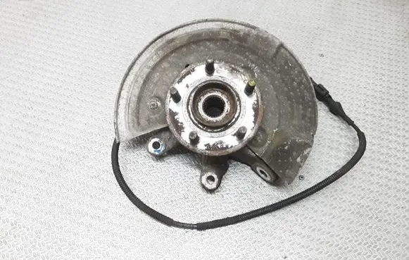 Rear wheel hub spindle/knuckle