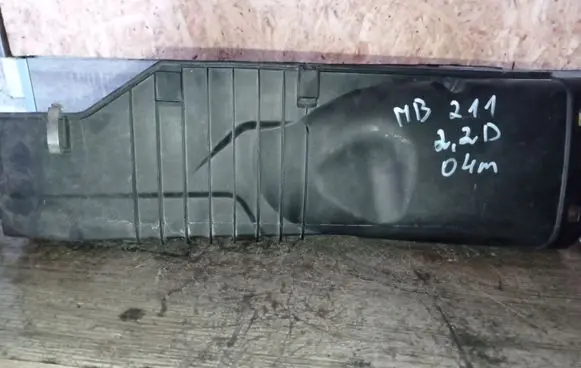 Mercedes-Benz E W211 Air filter box cover 