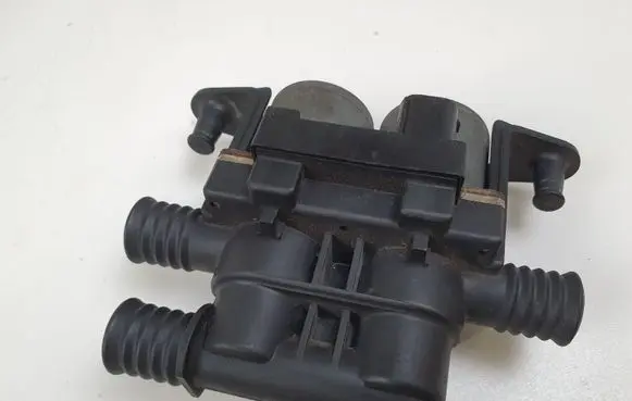 BMW 7 E65 E66 Coolant heater control valve 1147412167 6908294