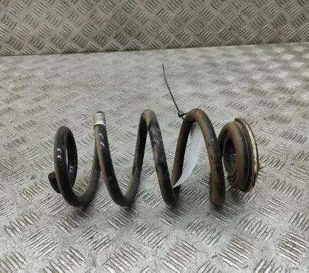 BMW 2 F44 Rear coil spring 6892131