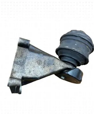Mercedes-Benz C W203 Engine mount bracket A2712230063 A2712230904