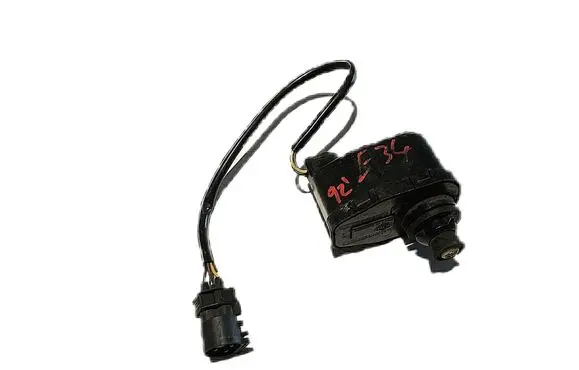 BMW 5 E34 Headlight level adjustment motor 1391435