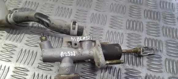 Nissan Almera N16 Clutch master cylinder
