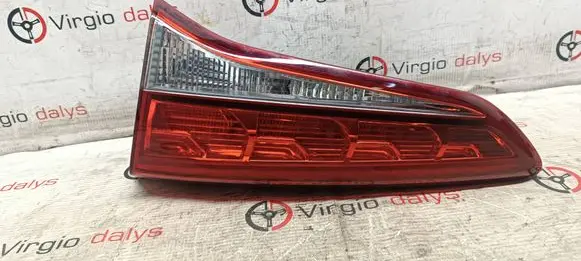Tailgate rear/tail lights