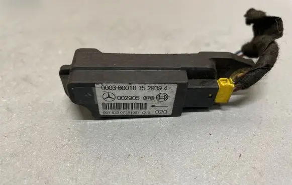 Mercedes-Benz C W203 Airbag deployment crash/impact sensor 0018209126