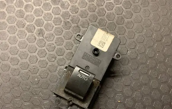 Honda CR-V Electric window control switch F000248A 35760SWA