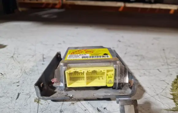 Mitsubishi Outlander Airbag control unit/module MR587868