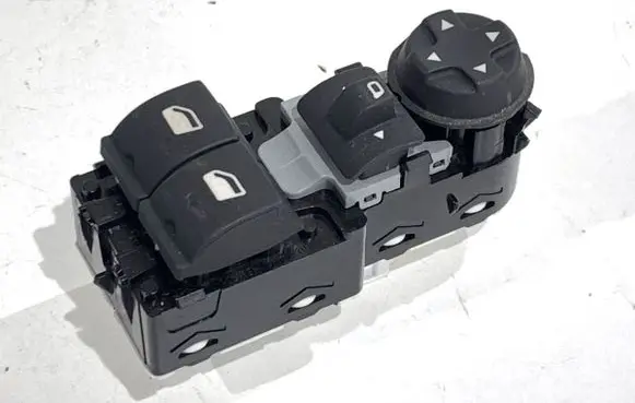 Opel Crossland X Electric window control switch 39089070