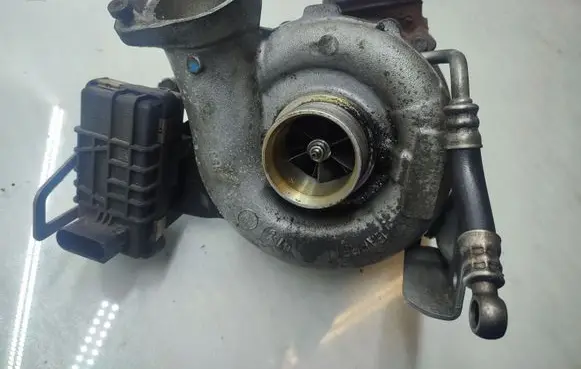 BMW 5 E60 E61 Turbo 7794259