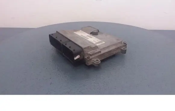 Volvo V50 Engine control unit/module ECU P30650677