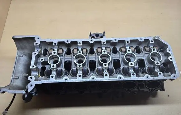 BMW M5 Engine head 7833880