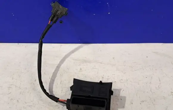 Saab 9-3 Ver1 Coolant fan relay 1379151