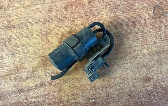 Vacuum air tank