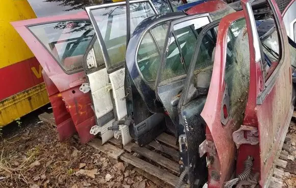 Suzuki Baleno EG Front door bluegreen
