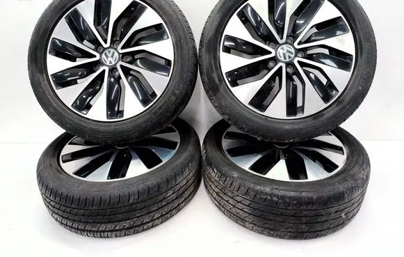 Volkswagen Jetta VI R17 alloy rim 5C0601025S